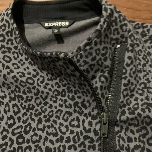 ✨FLASH SALE✨ Women’s Jacket - Picture 7 of 8